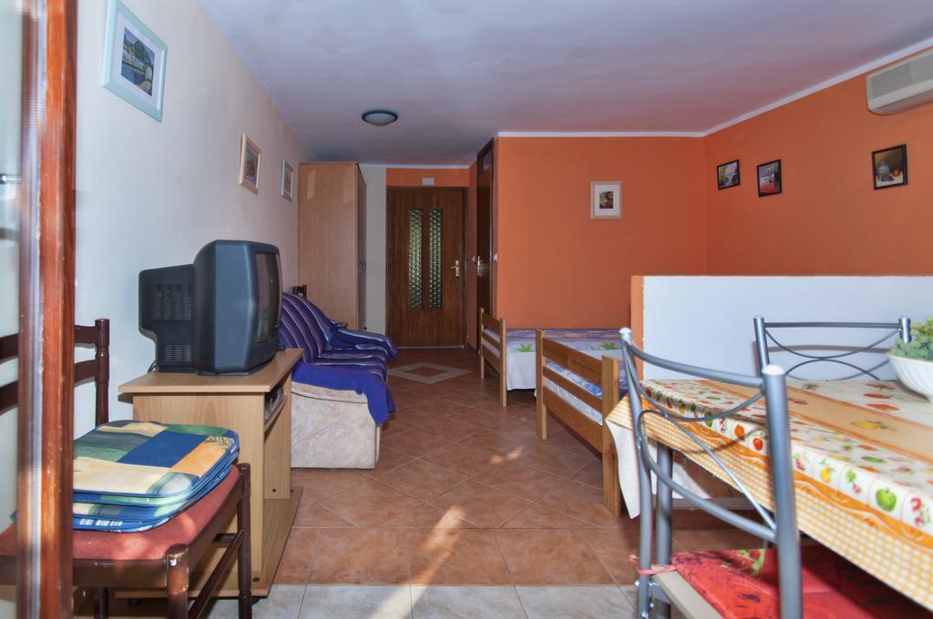 Apartment Dinono Пула Екстер'єр фото